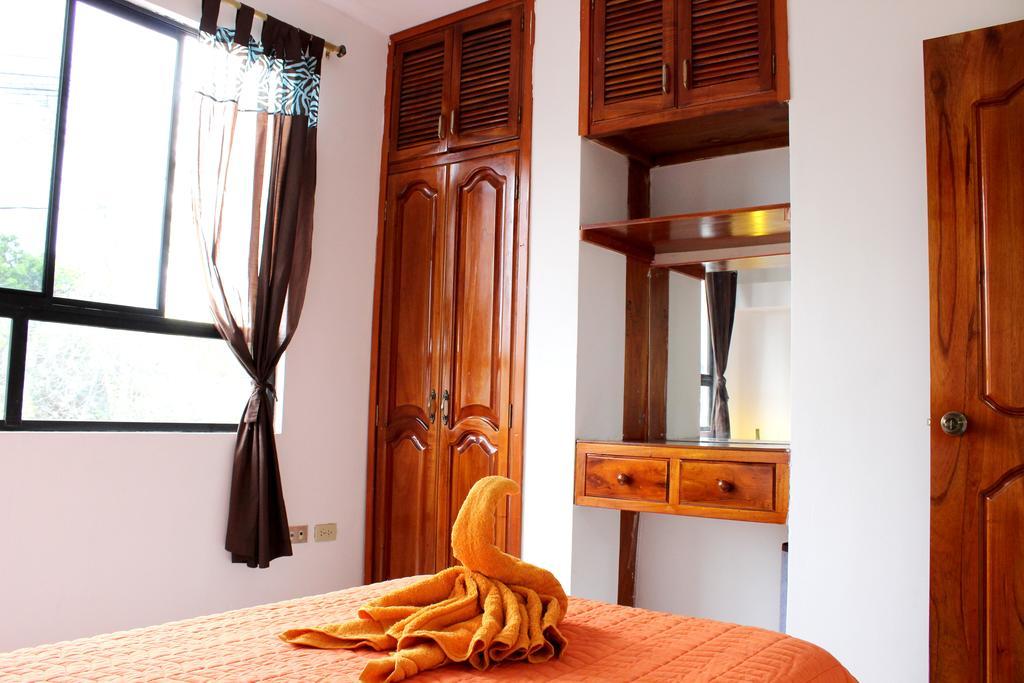 The Island Home Puerto Ayora  Habitación foto