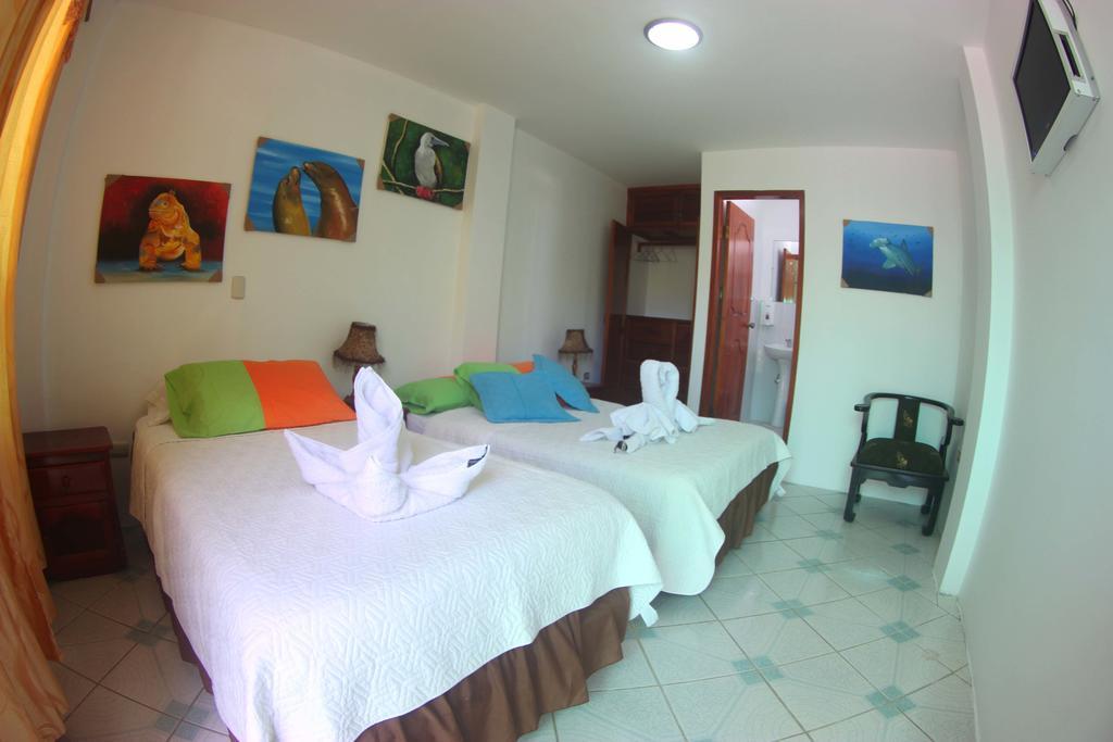 The Island Home Puerto Ayora  Exterior foto